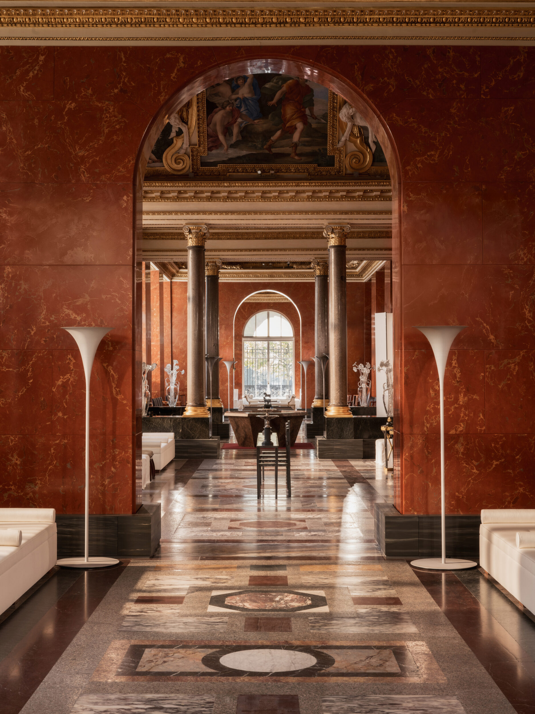 Design and Scenography of Nicolas Ghesquière’s Louis Vuitton fashion show (Women SS26), © Matthew Avignone, Production : LA MODE EN IMAGE/WORK - Marie-Anne Derville