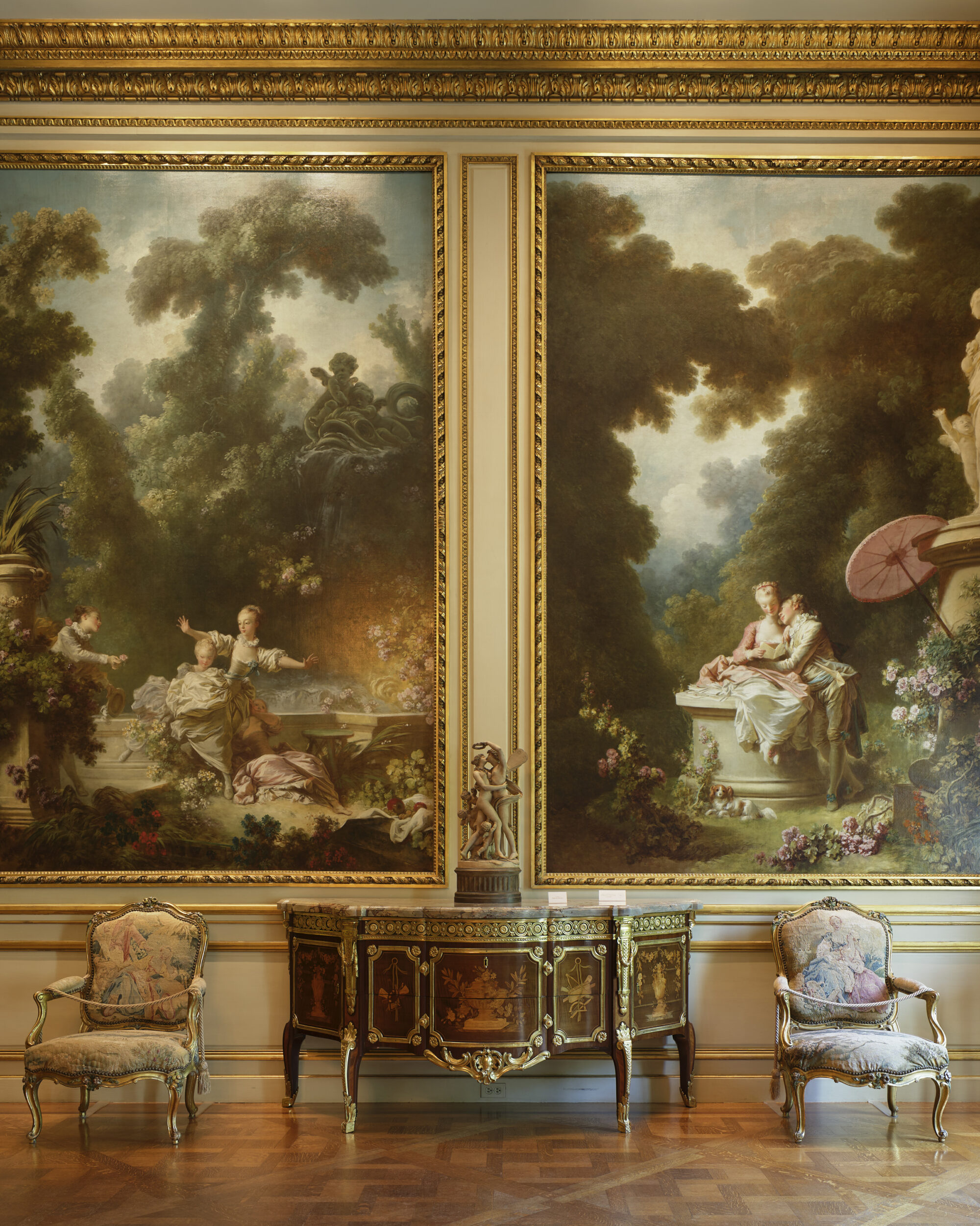 Design for Louis Vuitton Cruise 27 by Nicolas Ghesquière at Frick Collection © Adrian Gaut - Marie-Anne Derville