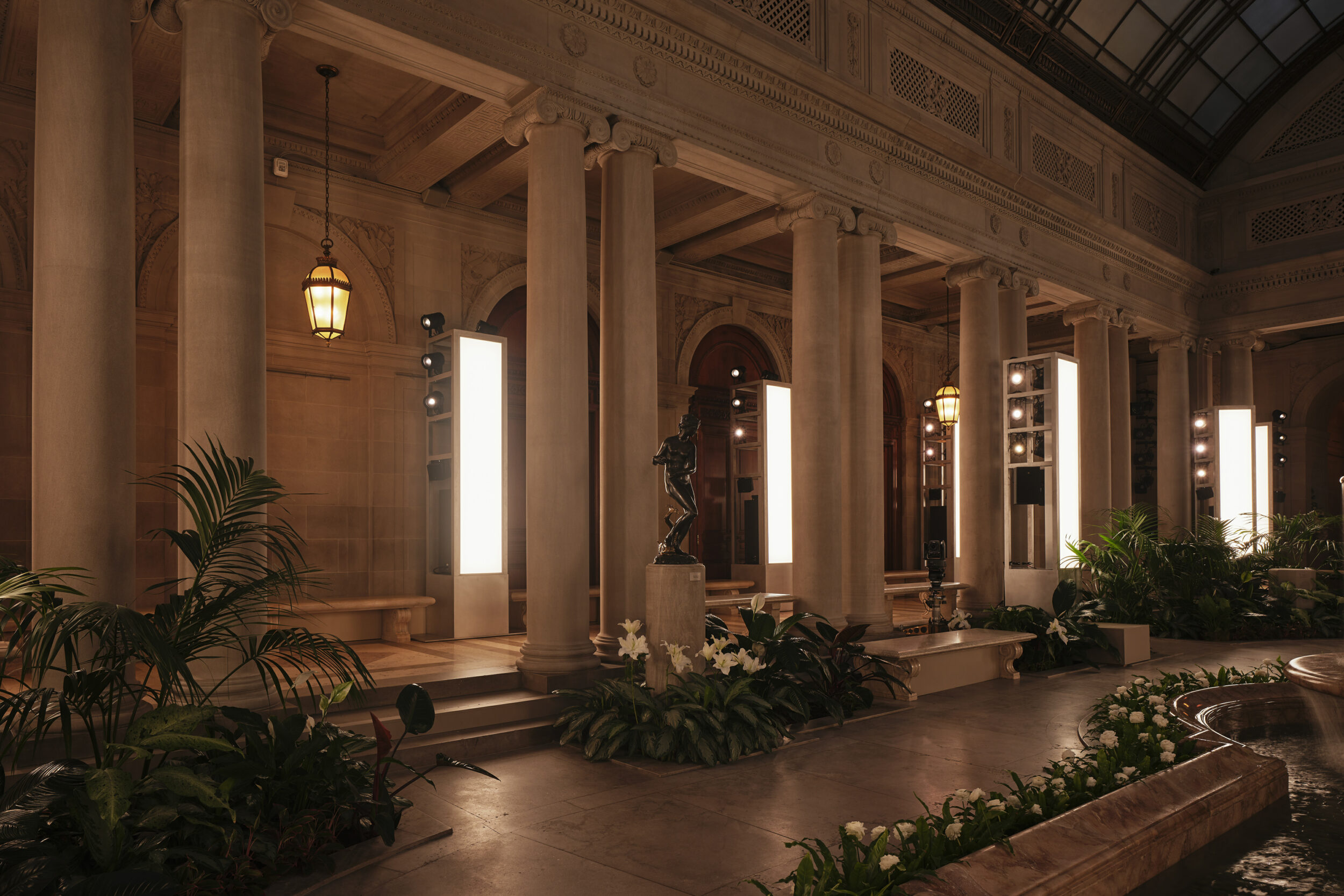 Design for Louis Vuitton Cruise 27 by Nicolas Ghesquière at Frick Collection © Adrian Gaut - Marie-Anne Derville
