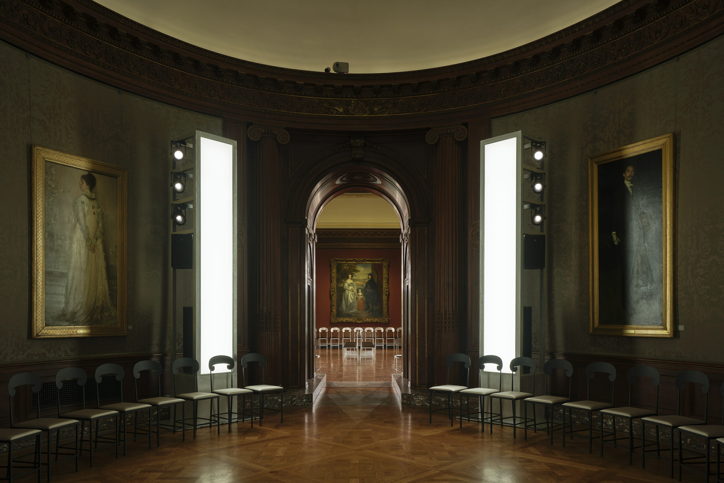 Design for Louis Vuitton Cruise 27 by Nicolas Ghesquière at Frick Collection © Adrian Gaut - Marie-Anne Derville